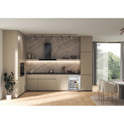 Whirlpool WBUF011 kombinerat kylskåp Underbyggd 126 l