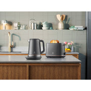 Electrolux E7K16BP vattenkokare 1,7 l 2400 W Svart