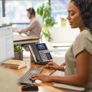 HP Poly Edge E450 IP-telefon och PoE-aktiverad