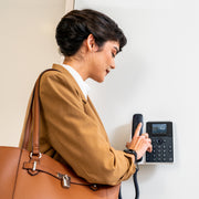 HP Poly Edge E100 IP-telefon och PoE-aktiverad