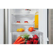 Whirlpool ARG 7342 kombinerat kylskåp Inbyggd 189 l Vit